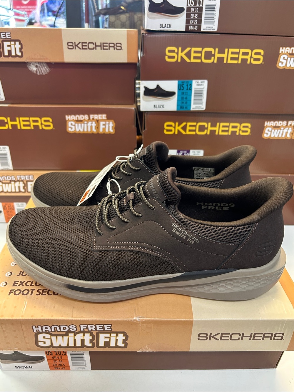 Skechers Men's Size 10.5 Swift Fit Lace-Up Sneakers in Brown and Gray 0481